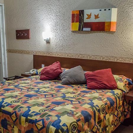 Hotel Posada Regis Guadalajara Extérieur photo