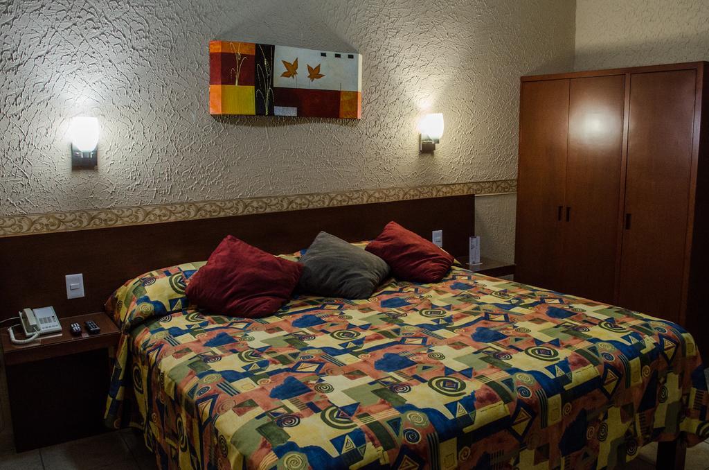 Hotel Posada Regis Guadalajara Extérieur photo