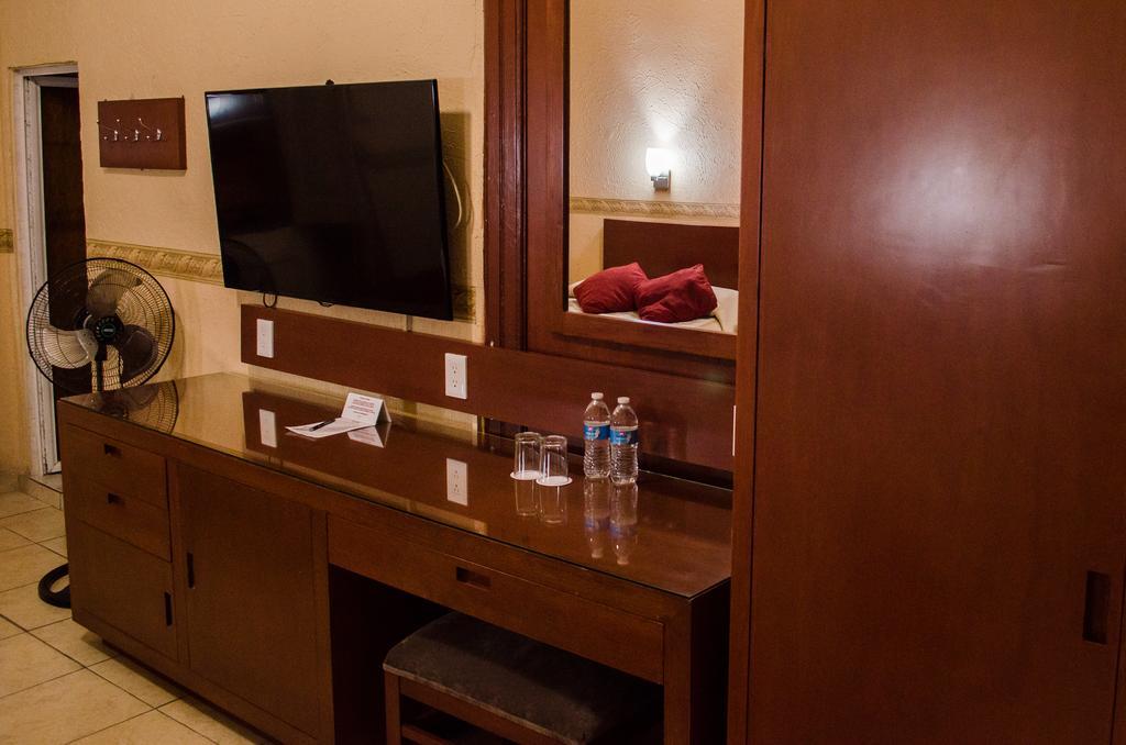 Hotel Posada Regis Guadalajara Extérieur photo