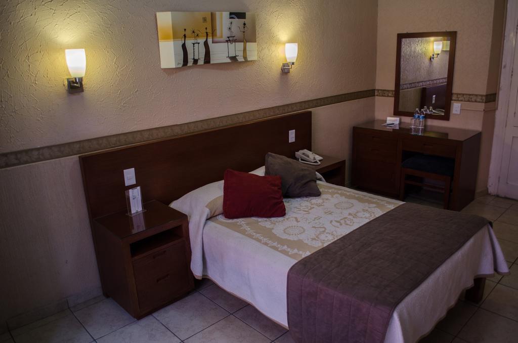 Hotel Posada Regis Guadalajara Extérieur photo