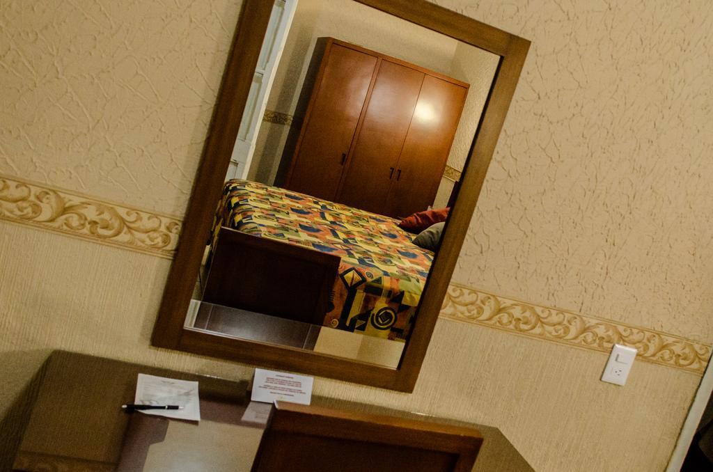 Hotel Posada Regis Guadalajara Extérieur photo